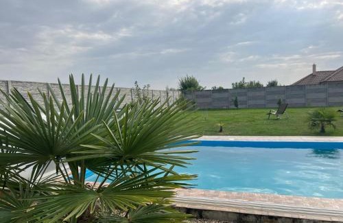 Topolniky House | 5 izbový samostatný stojaci rodinný dom s podkrovím a veľkou záhradou so sezónnym bazénom, celoročnou saunou a vírivkou, privátny wellness