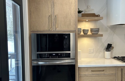 Grand Bend Cottage | 5* Lavish Home in Grand Bend where the Sunsets are Breathtaking