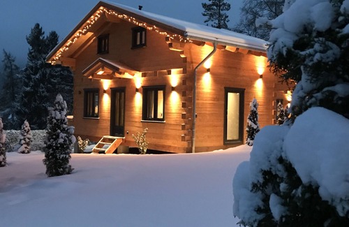 Hahnenklee Ski Chalet | 5 * log cabins with sauna, fireplace, terrace, barbecue etc. in alpine chalet style