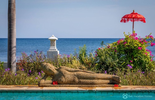 Dencarik Villa | 5 * Lovina Beachfront pool villa Free Dolphin Tour