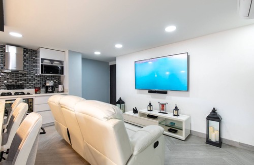 Sabaneta Condo | 5* Luxurious 2B/2B/2T condo in front of famous Parque de Sabaneta