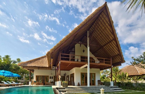 Gerokgak Villa | 5 * Luxury villa with swimming pool and Wifi, fantastic staff, beach accessible