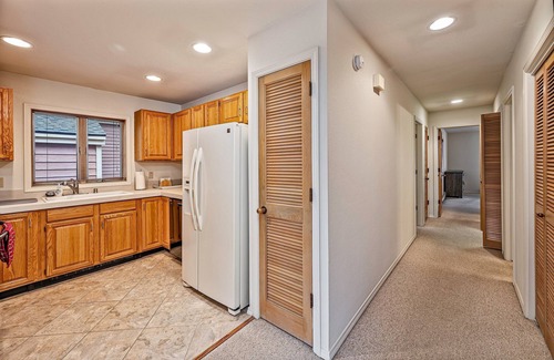Incline Village Condo | 5 McCloud - Bright and Quaint Living