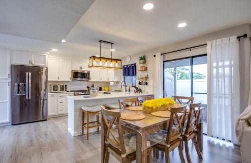 Jupiter Village House | 5 Mi to Beach Jupiter Townhome with Pool Access