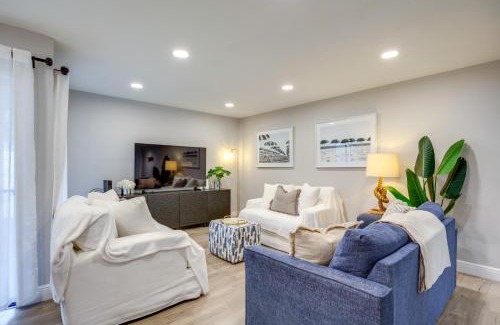 Jupiter Village House | 5 Mi to Beach Jupiter Townhome with Pool Access
