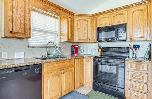 Port Isabel House | 5 Mi to Beaches: Sunny Port Isabel Golf Retreat