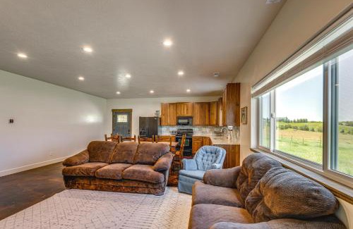 Swanlake House | 5 Mi to Devil Creek Reservoir Idaho Farmhouse!