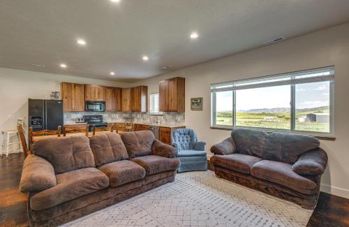 Swanlake House | 5 Mi to Devil Creek Reservoir Idaho Farmhouse!