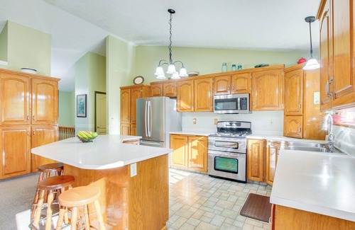 North Logan House | 5 Mi to Downtown Logan: Scenic Retreat w/Patio