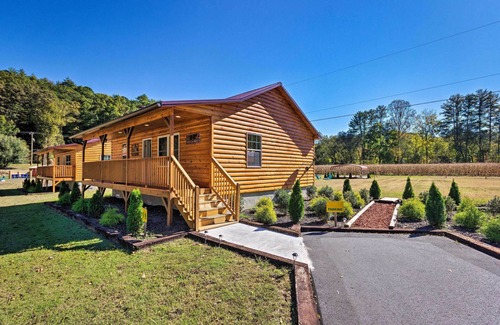 Cherokee Cabin | 5 Mi to Dtwn: Bryson City Cabin w/Resort Perks!