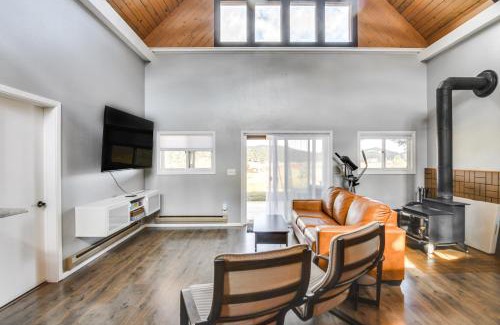 Evergreen Meadows House | 5 Mi to Dtwn Evergreen Mtn-View Escape