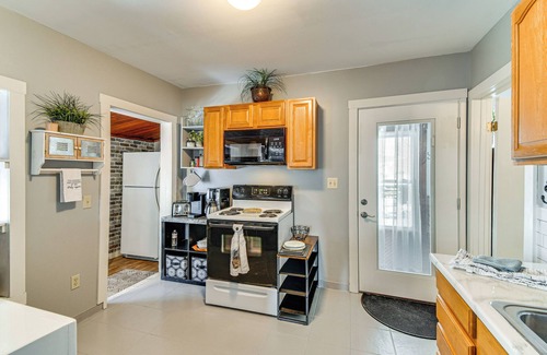 East Syracuse Apartment | 5 Mi to Dtwn Syracuse: Updated Apartment!