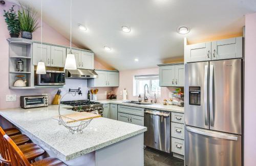 South End Apartment | 5 Mi to Dtwn Tacoma Modern Studio Retreat