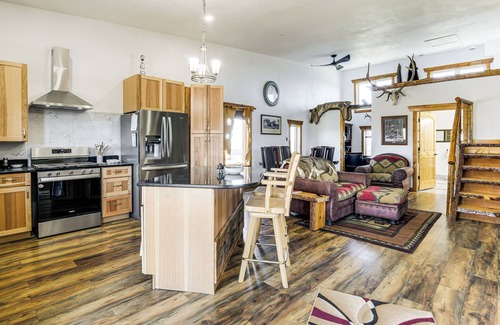 Pinedale House | 5 Mi to Lake: Secluded Pinedale Retreat w/Sauna!