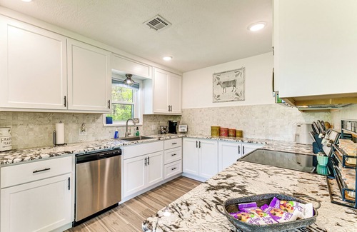 Tishomingo House | 5 Mi to Lake Texoma: Wooded Retreat on 3 Acres!