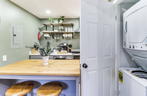 Oxon Hill Apartment | 5 Mi to National Harbor: Stylish Apt w/Patio!