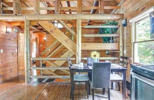 North Carver Cabin | 5 Mi to Plymouth Rock: Log Cabin Getaway!