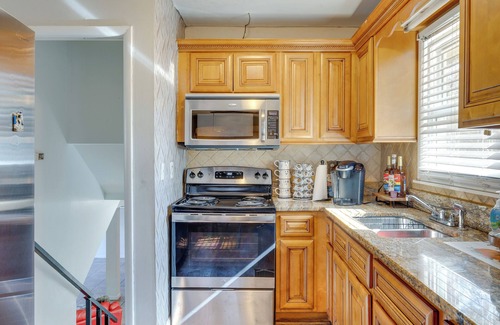 New Castle House | 5 Mi to Trussville: Birmingham Home w/Balcony