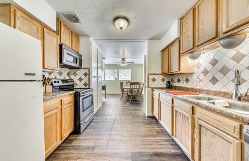 Roswell House | 5 Mi to UFO Museum: Roswell Home w/Spacious Yard!