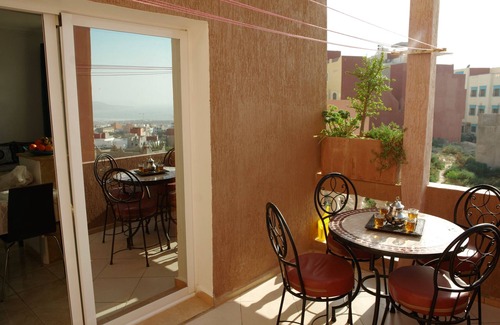 Tamrhakht Apartment | 5 min from beach, flat terrace sea view ideal family/surfeur typical Berber village