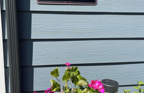 Regional District of Nanaimo Apartment | 5 min Lake Access! Walk to Pub, Air Cond, Bright, Clean, Private Garage Apt!
