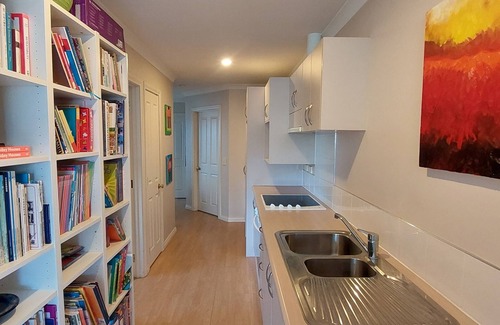 Pinehill House | 5 min to Albany Mall, 2 min from motorway. Pinehill 2 Bedroom Unit.