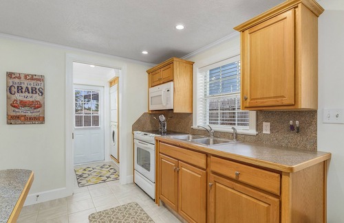 Naples Park House | 5 min to Beaches, Fine & Casual Dining and Shops!nnn
