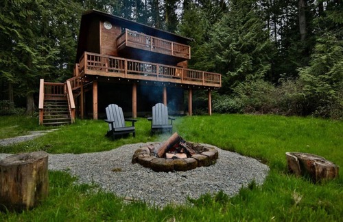 Marrowstone Cabin | 5 min to Fort Flagger St. Park w/wifi & fire pit