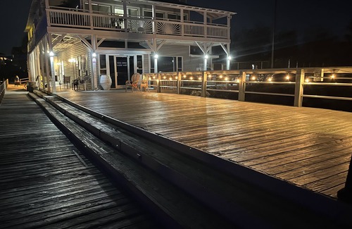 North Carolina Coast Boat Rental | 5 min walk to beach! Perfect for Families!Cheoy Lee Sailboat stay!Dog friendly!