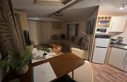 Leysdown-on-Sea House | 5 min walking to the beach! Cozy fully equipped Melrose Caravan, Leysdown-on-Sea
