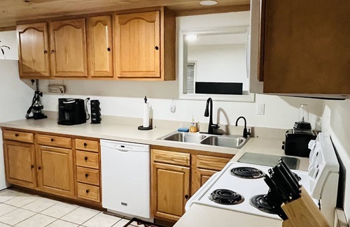 Hesston House | 5 mins to Lake Raystown/7 Points Marina; boat parking; access Allegrippis Trails