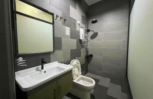 Pekan Melayu House | 5 mins walking to East Coast Mall JW Guest House