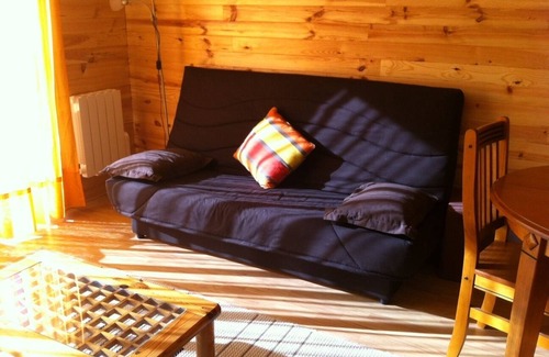 Font-Romeu-Odeillo-Via Apartment | 5-minute walk from the gondolas, bright T3, sleeps 8, free wifi.