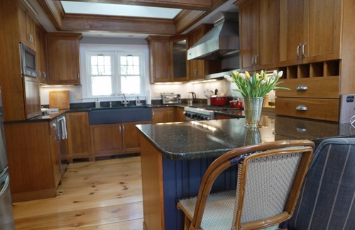Gloucester House | 5 minute walk to Beach, Stage Fort Park, and Gloucester Promenade!