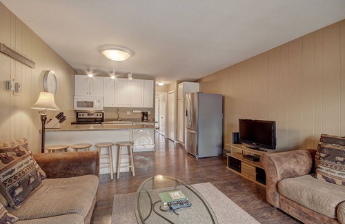 Mountain House Condo | 5 Minute Walk to the Lifts/Pool and Hot Tub Access/Private Patio