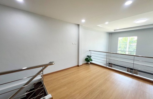 Hat Yai House | 5 minutes Drive to the city center, 9 minutes to Lee Gardens, with free parking.