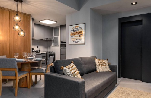 Leblon Apartment | 5 minutes from Leblon Beach | AP302