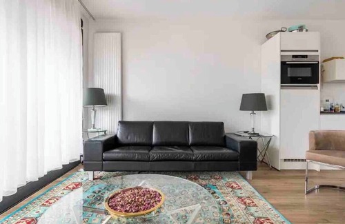 Van der Pekbuurt Apartment | 5 minutes from Central Station! Spacious and bright family apartment with roof terrace.