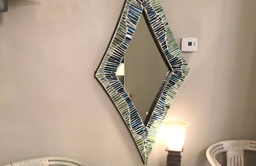 Dale House | 5 minutes from HOLIDAY WORLD-DOWNSTAIRS APARTMENT - -HOLIDAY GUEST HOUSE