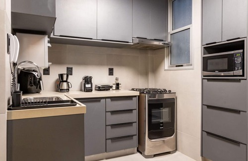 Leblon Apartment | 5 minutes from Leblon Beach | AP302