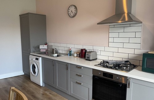 Alexandria Apartment | 5 minutes from Loch Lomond. Newly Renovated 1 Bed Ground Floor Flat.