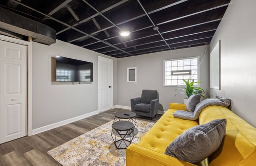 Forestview House | 5 minutes from Midway Int'l Airport Single Family Home.