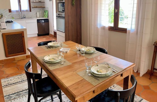 Beausoleil Apartment | 5 minutes from Monaco, large garden level in neo-Provencal villa, sea view