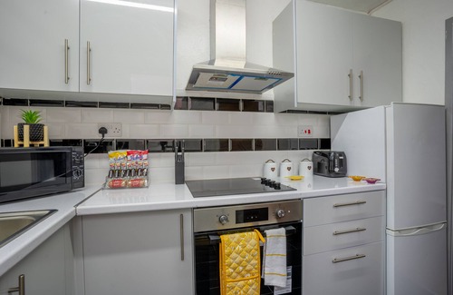 Forest Fields House | 5 minutes from so many amenities, luxurious, newly refurbed, entire modern house