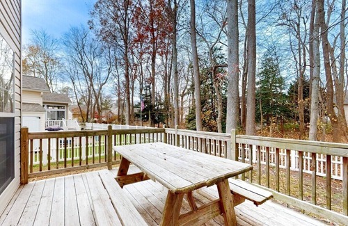 Ocean View House | 5 minutes from the Beach, Free Daily Activities, Bikes, Grill, Pool, Chairs