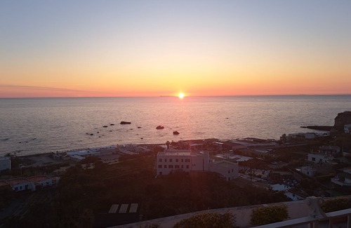 Forio Bed & Breakfast | 5 minutes from the sea, the Poseidon Gardens with swimming pool, wifi, parking.