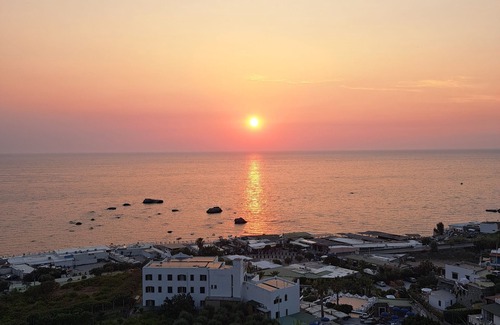 Forio Bed & Breakfast | 5 minutes from the sea, the Poseidon Gardens with swimming pool, wifi, parking.