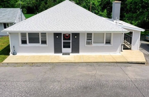 Oak Hill House | 5 minutes from Zoom Flume and 20 minutes from the Ski Resorts