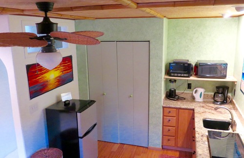 Kalaoa House | 5 Minutes to Beach & Town-Perfect Location, Private & Peaceful. A/C