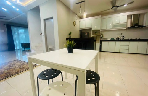 Si Rusa House | 5 minutes to Port Dickson beaches! Cosy and spacious homestayn